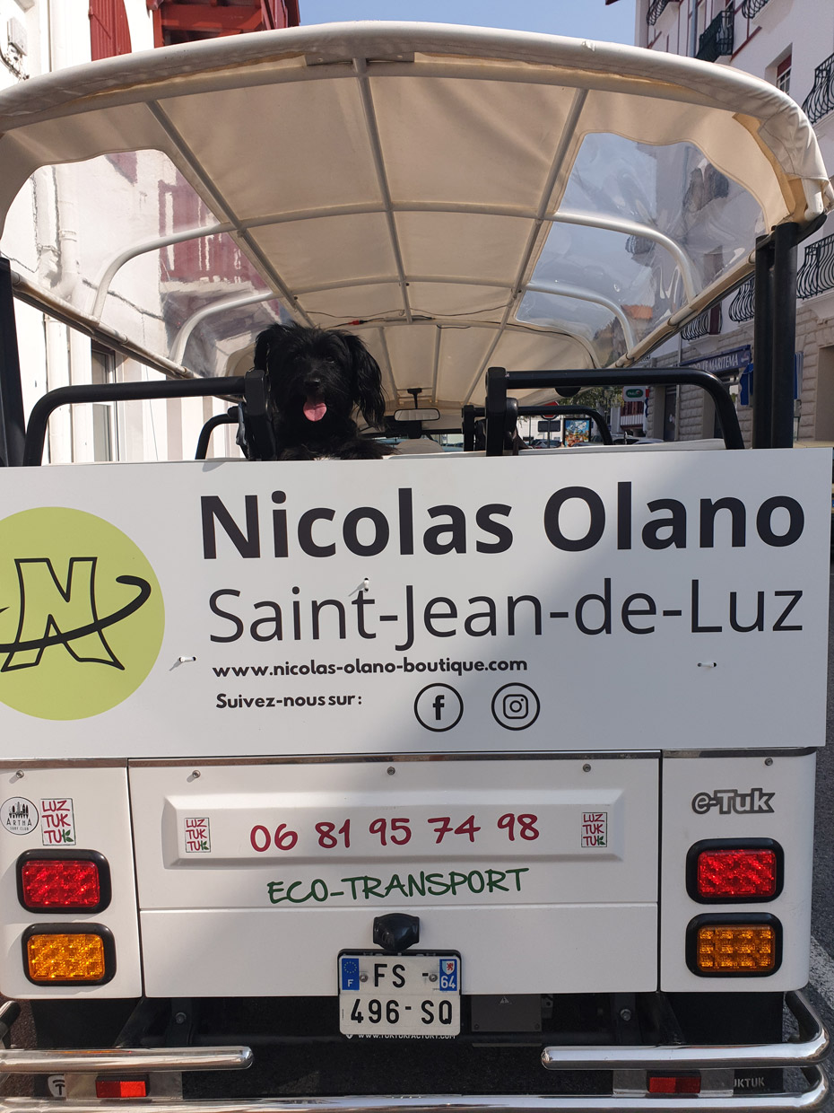 publicité mobile sur les tuk-tuks électriques à Saint-Jean-de-Luz