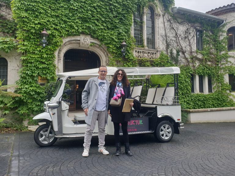 Visites tourstiques en tuk tuk électrique à Saint Jean de Luz